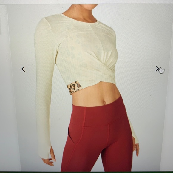 Fabletics Tops - NWT Fabletics eco conscious front twist top size S